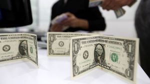 فقدت العملة الأمريكية معظم مكاسبها مقابل العملات المناظرة- جيتي