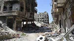 شهد مخيم اليرموك دمارا كبيرا ونزوحا للأهالي- جيتي