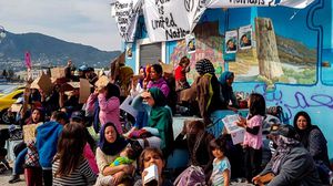  أكثر من نصف المهاجرين الذين قدموا إلى اليونان نساء وأطفال- جيتي