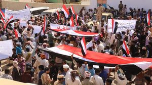 أكد المتظاهرون تمسكهم بوحدة اليمن ومشروع الدولة الاتحادية ورفضهم لأي تدخل عسكري أجنبي- تويتر 