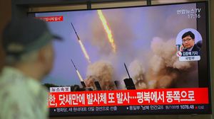 اليابان تقول إنه لا خطر على أمنها من إطلاق المقذوفين الكوريين الشماليين- جيتي