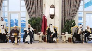 اعتاد أمير قطر سنويًا إقامة مأدبة إفطار للعلماء والقضاة والمشايخ ورجال الدين- الأناضول