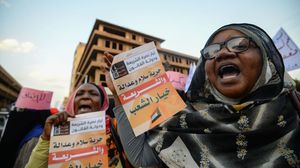 ميدل إيست آي: التدخلات العربية تثير غضب المتظاهرين السودانيين الذين يخشون التخريب- جيتي