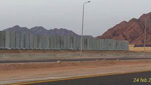 ناشط سيناوي: بناء هذه الجدر هو بناء على نصائح الصهاينة لتشديد عزلة سيناء- فيسبوك