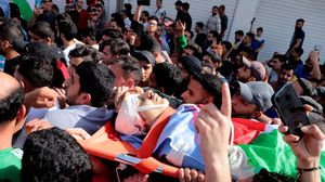 استشهد الفتى زيد القيسية (15 عاما)، برصاص الاحتلال الإسرائيلي خلال اقتحامهم مخيم الفوار بالخليل- الأناضول