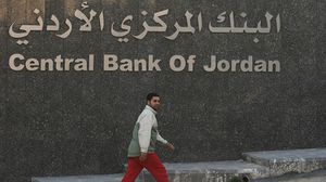 البنك الدولي: التحويلات الأردنية بلغت 2.42 مليار دولار في مؤسسات أجنبية آمنه و1.9 مليار دولار بمؤسسات غير آمنة- جيتي