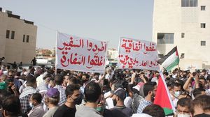 تظاهر الأردنيون بالقرب من سفارة الاحتلال لأربعة أيام متتالية- جيتي