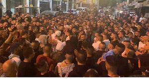 توعد المتظاهرون الاحتلال بالرد والانتقام على استشهاد الزبيدي - تويتر