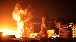ذكر إعلام الاحتلال أن القصف الإسرائيلي يأتي بعد إطلاق البالونات الحارقة تجاه مستوطنات غلاف غزة- جيتي