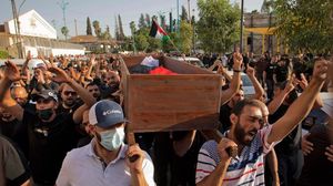 تسود المواجهات في اللد بين الفلسطينيين وشرطة الاحتلال ومستوطنيه- جيتي