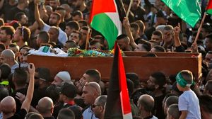 الخميس شاركت حشود غفيرة من الفلسطينيين في الداخل المحتل بتشييع جثمان الشهيد محمد كيوان- جيتي