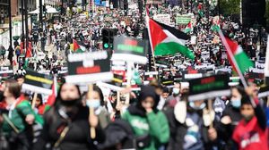 شهدت لندن مظاهرة حاشدة دعما للشعب الفلسطيني شارك فيها نحو 200 ألف متظاهر- تويتر