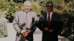 السياسي اليمني الراحل يحيى المتوكل يروي تاريخ اليمن الحديث للكاتب اللبناني فيصل جلول (عربي21)