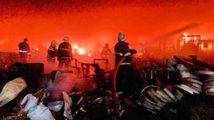 مديرية الدفاع المدني استنفرت 30 فرقة إطفاء للسيطرة على النيران- تويتر