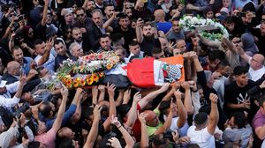 جثمان أبو عاقلة سيوارى الثرى في القدس المحتلة- فيسبوك