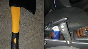 صورة نشرتها وسائل إعلام عبرية للفأس التي زعم وجودها داخل سيارة الشاب الفلسطيني