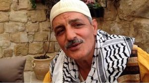 ولد الفنان أبو عيشة في القدس عام 1959 وهو أحد مؤسسي المسرح الشعبي ومسرح السنابل وقضى 3 أعوام بسجون الاحتلال