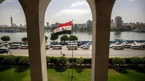 كانت السلطات المصرية ألقت خلال الأسابيع الماضية القبض على عدد من المحتالين- جيتي
