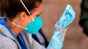 بدأت السلطات الصحية تطعيما وقائيا للفئات المعرضة للخطر- جيتي