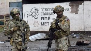 انسحب الجيش الأوكراني إلى أطراف بلدة مارينكا قرب دونيتسك بشرق أوكرانيا بعد سيطرة روسيا عليها- جيتي 
