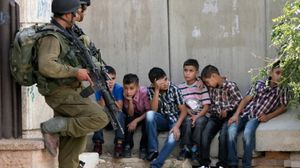 الاحتلال يطلق الرصاص الحي على الأطفال الفلسطينيين بشكل متعمد- تويتر
