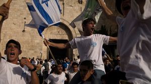 هتافات عنصرية ومعادية للفلسطينيين خلال مسيرات الأعلام - جيتي