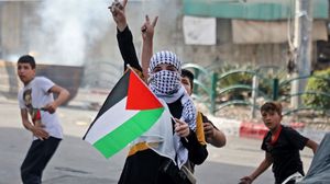 قال خبراء إن استهداف الاحتلال الإسرائيلي للعلم الفلسطيني في القدس كشف عن مدى هشاشته- جيتي