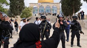 يفرض الاحتلال قيودا مشددة على الفلسطينيين لمنعهم من الوصول إلى المسجد الأقصى في رمضان- جيتي