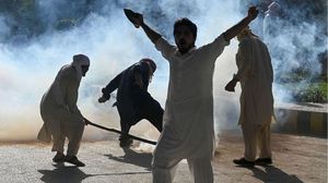 اندلعت الاحتجاجات بعد اعتقال عمران خان- جيتي