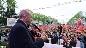 هيرست: لو فاز أردوغان فسيكون ذلك لأنه تمكن من إقناع الناخب المحافظ بالعودة إلى صفوف حزب العدالة والتنمية الحاكم- صفحة أردوغان