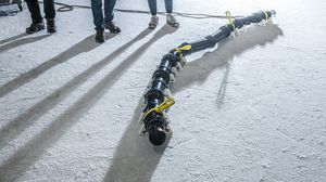 الروبوت الجديد الذي صُمم على شكل ثعبان يبلغ طوله نحو 4 أمتار ويزن ما يقارب الـ100 كيلوغرام- NASA