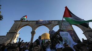 القانون يقترح منع رفع العلم الفلسطيني أو "أعلام معادية"- الأناضول