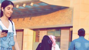 تنشر العتيبي على صفحتها على إنستغرام صورا لها بلا عباءة أو حجاب في شوارع السعودية - (صفحتها الرسمية)