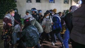 تم اعتقال المتظاهرين من أمام مكتب الرئيس- الأناضول