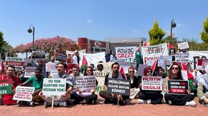 طالب المتظاهرون بإنهاء العدوان الإسرائيلي المتواصل على قطاع غزة- إكس / الجناح الشبابي لحزب "العدالة والتنمية"