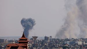طائرات الاحتلال أطلقت وابلا من القنابل صوب خيام النازحين غرب رفح ما أدى إلى استشهاد نحو  40 شخصا وإصابة آخرين- جيتي