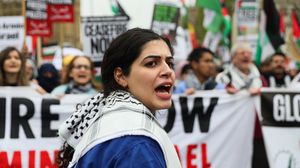 دعا طلاب إدارات جامعاتهم إلى إنهاء التعاون مع الشركات التي تزود إسرائيل بالأسلحة- جيتي