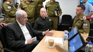 نقلت هيئة البث عن مصدر لم تسمه أن "تل أبيب وافقت على صفقة تتضمن بالمرحلة الأولى الإفراج عن 33 محتجزا"- الأناضول 