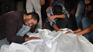استشهد خمسة فلسطينيين في قصف نفذته طائرة مسيرة إسرائيلية على مجموعة من المواطنين كانوا يتواجدون في منتزه البلدية وسط مدينة غزة- جيتي