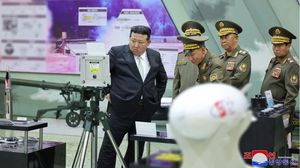ترسل الجارة الجنوبية منشورات دعائية عبر البالونات إلى الشمالية من حين لآخر- (وكالة الأنباء الكورية الشمالية)
