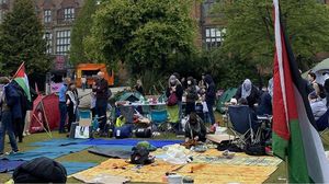الطلاب البريطانيون يقيمون مخيمات مؤيدة لفلسطين في أكثر من اثنتي عشرة جامعة في جميع أنحاء المملكة المتحدة ضد الحرب في غزة.. الأناضول
