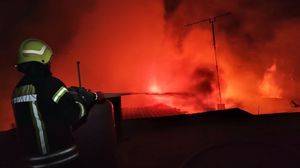 الحريق اندلع في دمشق القديمة دون أن يؤدي إلى خسائر بشرية- إكس /الدفاع المدني السوري