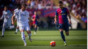 رفع  فريق برشلونة رصيده إلى 82 نقطة في الصدارة- FCB / إكس