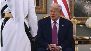 ترامب وضع فنجان القهوة جانبا ولم يشرب منه- إكس