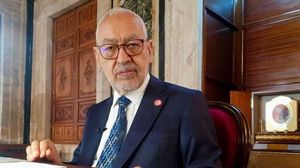 يؤكد محامو الغنوشي أنه لم يُمنح حق الدفاع الكامل، وأن السلطات منعتهم من تقديم مستنداتهم أمام المحكمة.