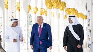 رافق ترامب في زيارة المسجد ولي عهد أبوظبي الشيخ خالد بن محمد بن زايد آل نهيان- إكس