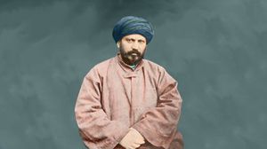 كان الفضل الأكبر لهذا العالم الرباني جمال الدين الأفغاني الذي أدرك ضرورة تأصيل الإسلام في العرب، ونشر العربية في المسلمين.. فيسبوك