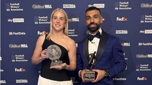 تسلم صلاح مساء الخميس جائزة أفضل لاعب في إنجلترا من رابطة النقاد - sky / إكس