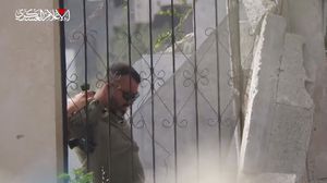 أحد جنود الاحتلال خلال رصده من قبل مقاتلي القسام- إعلام القسام
