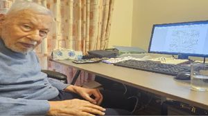 في 16 آذار 1975 اعتقلت مع مجموعة من الإخوة من مختلف المحافظات السورية، من قبل شعبة الأمن السياسي، بسبب انكشاف انتمائنا للجماعة.. (عربي21)